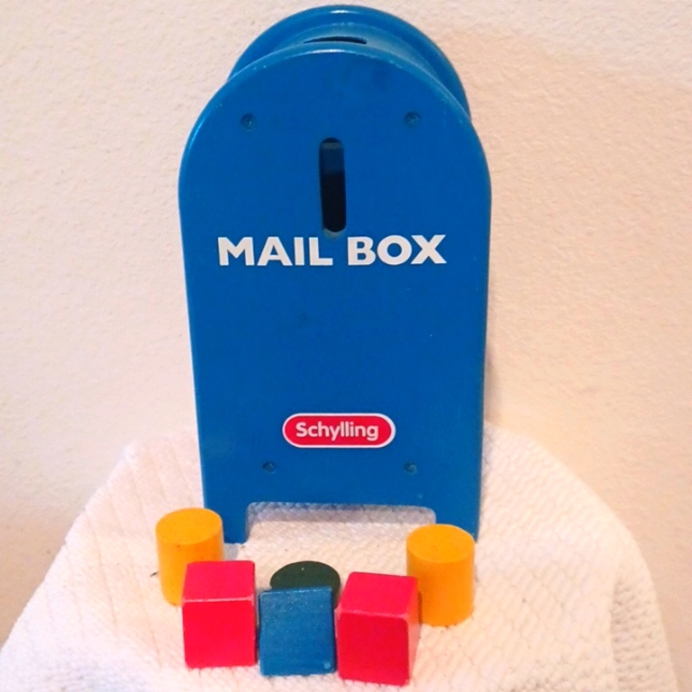 Vintage schilling Mail box